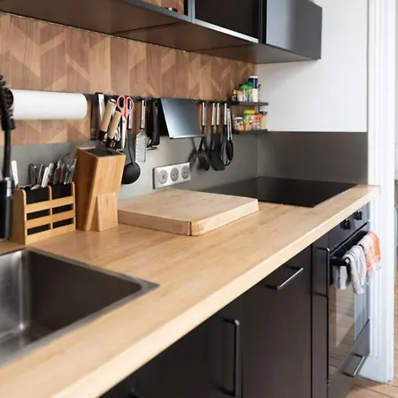 Beautiful And Design Apt Near Montmartre Apartament Paryż